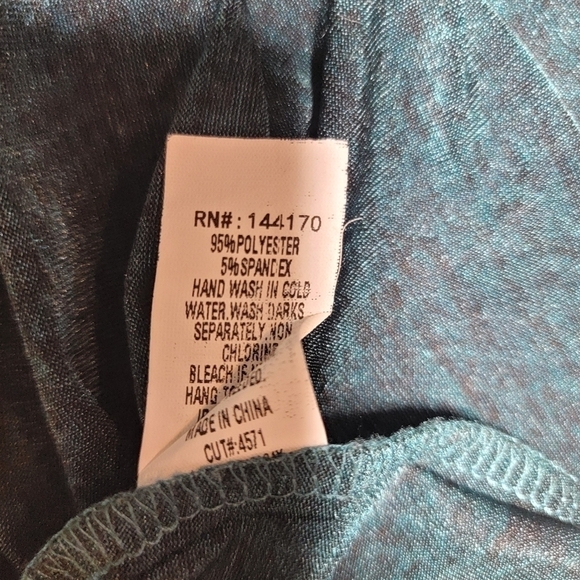 Exclusive one 2XL green and black blouse with embellishments. - Picture 13 of 13